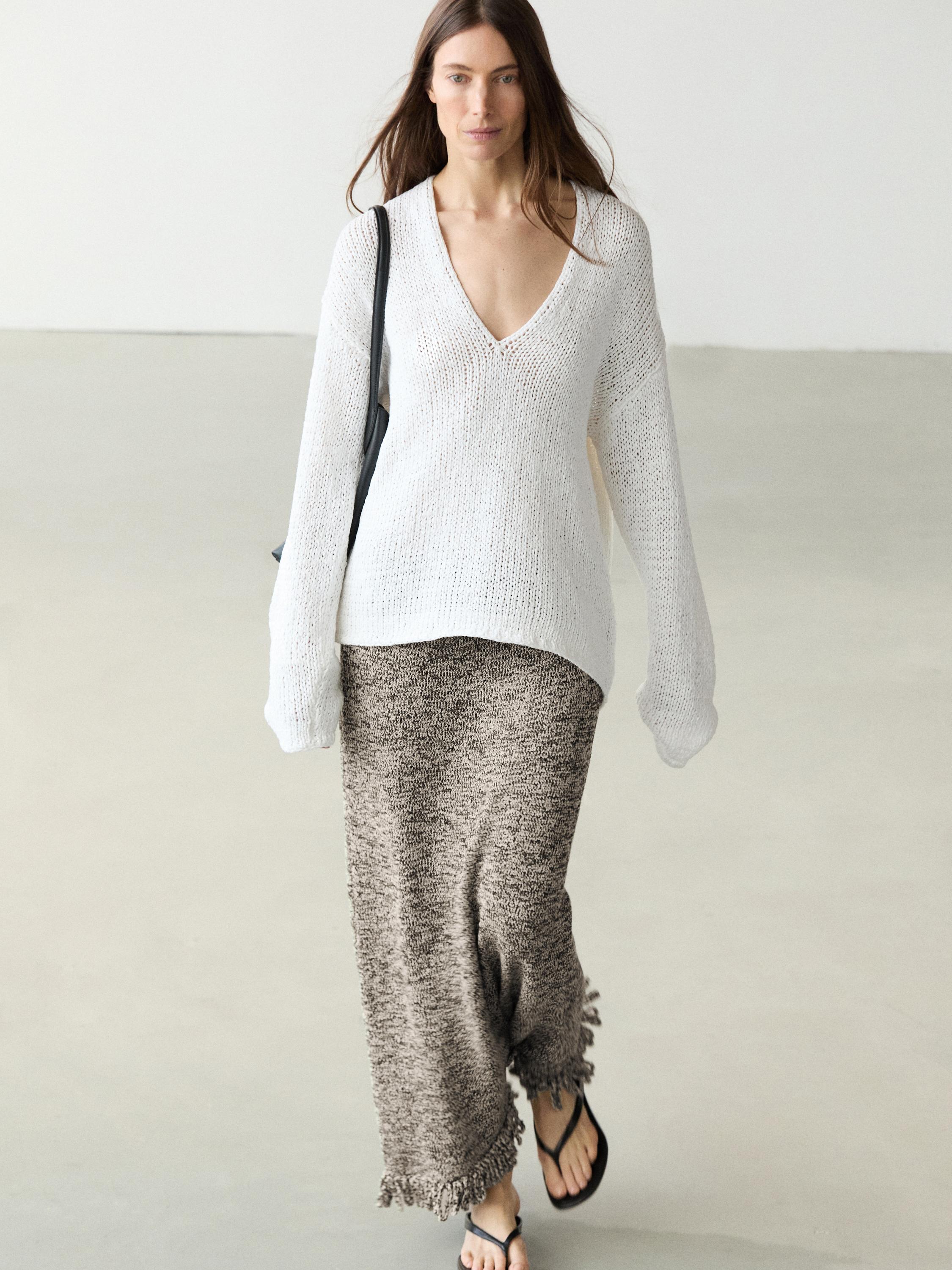 Total look knit skirt with fringing